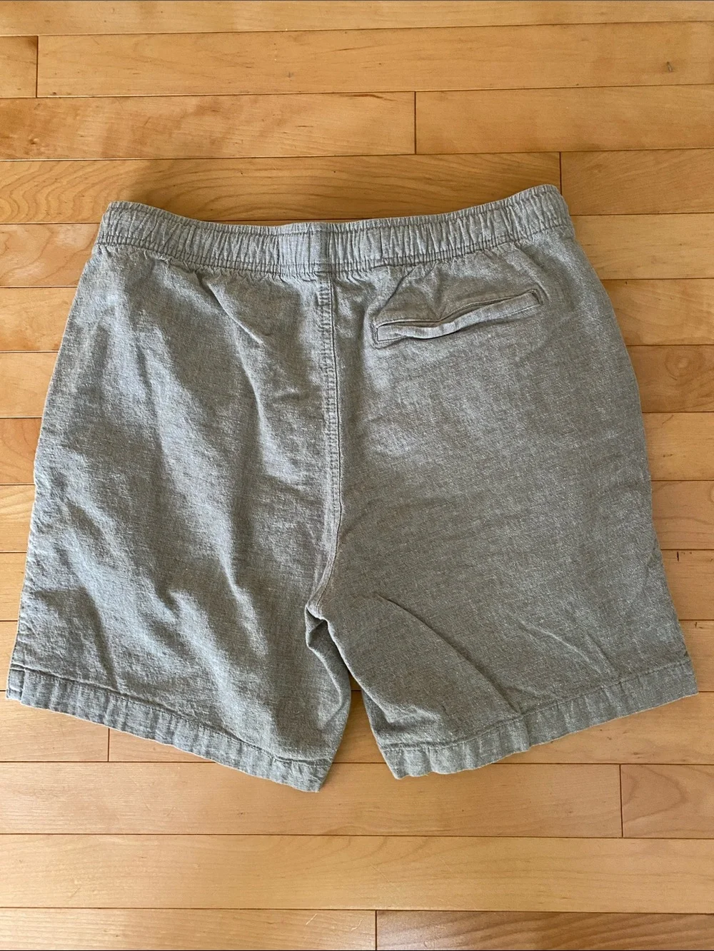 Old Navy Men's Light Gray/Green Linen-Blend Drawstring Shorts